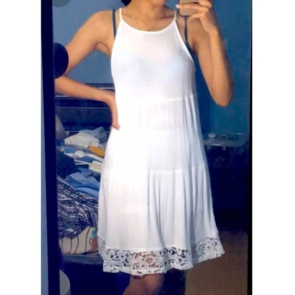 KENDALL & KYLIE White Flowy Dress - Picture 1 of 8